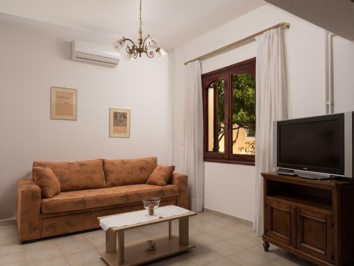 Romantic Corner Maisonette Houses Stalos Exterior photo